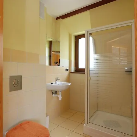 Orange *