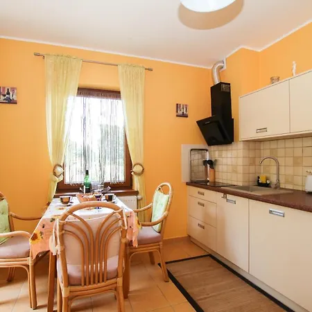 Orange *